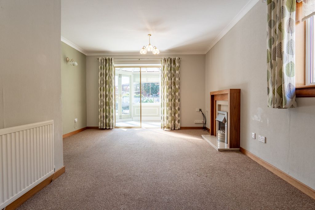 Property photo 2 of 42