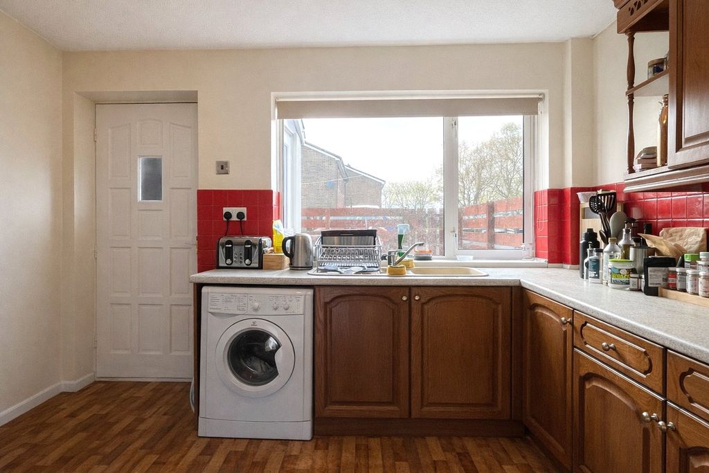 Property photo 3 of 13 Picture No. 18