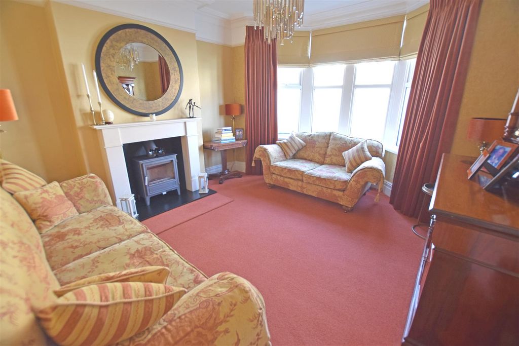 Property photo 2 of 15 Front Room.Jpg