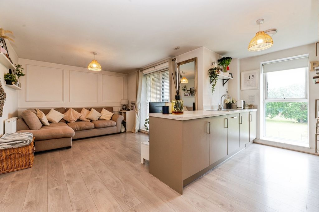 Property photo 2 of 9 Living Area