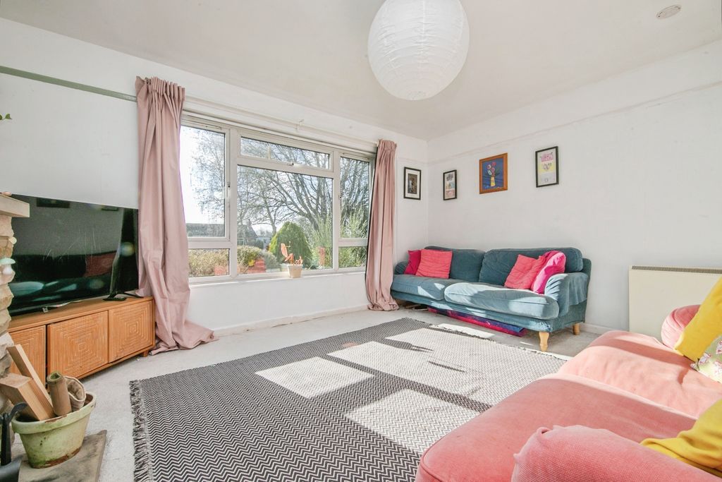 Property photo 2 of 10 Living Room