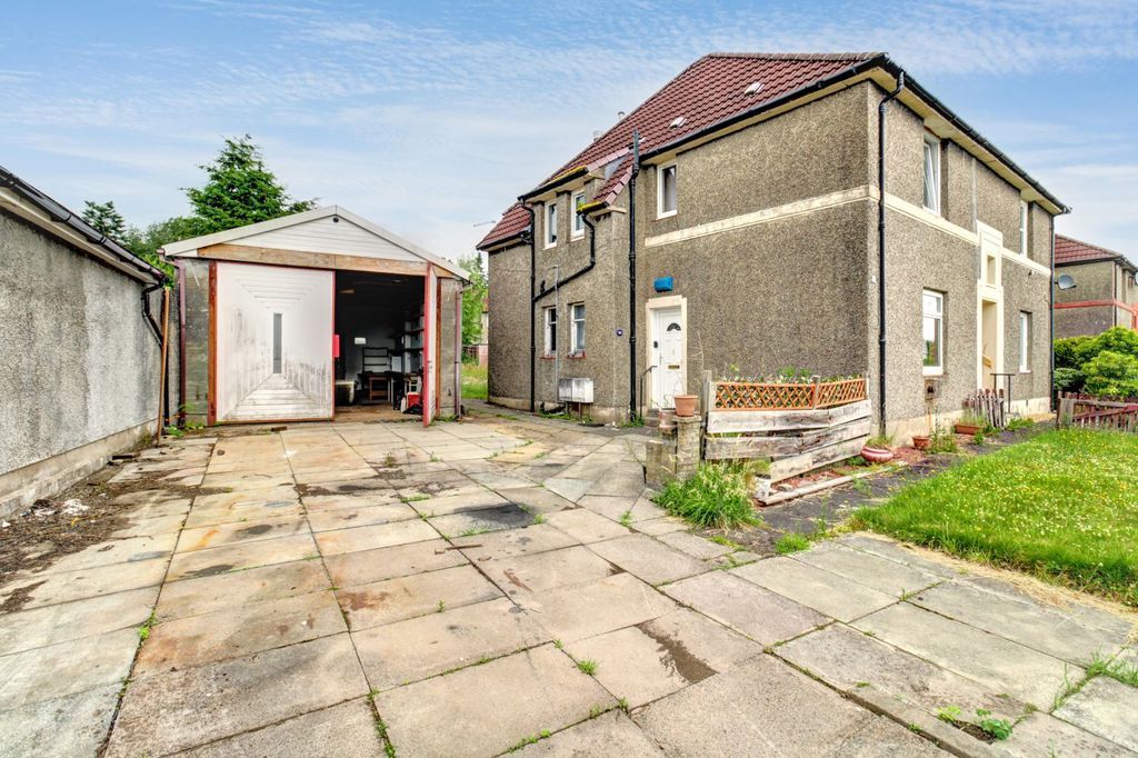 Property photo 1 of 12 External