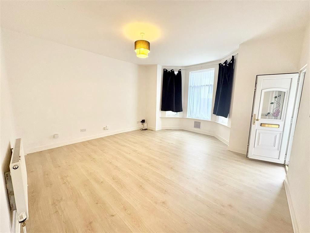 Property photo 3 of 10 Image