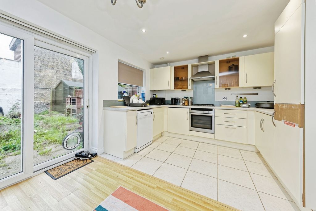 Property photo 2 of 17 Photo