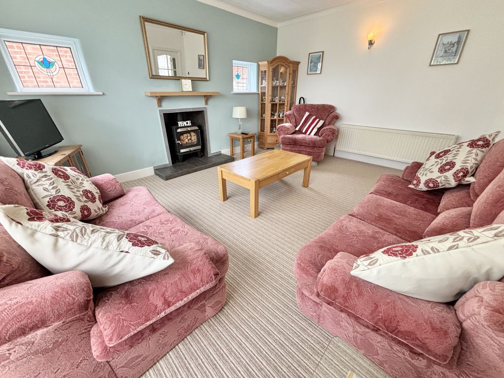 Property photo 3 of 32