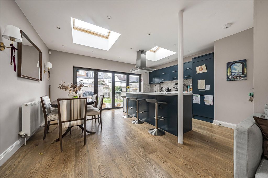 Property photo 3 of 14 Picture No. 3 B