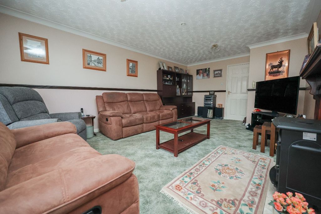 Property photo 3 of 15 4825442