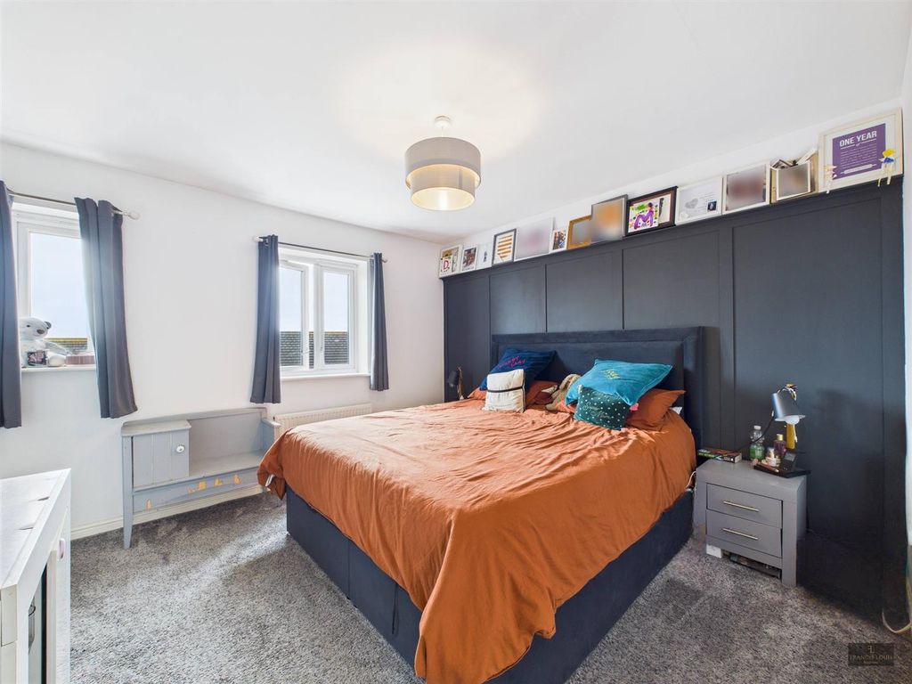 Property photo 3 of 11 Cam02887G0-Pr0477-Still014.Jpg