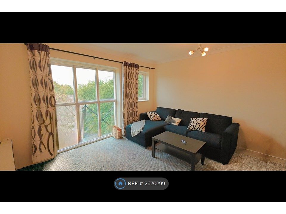 Property photo 3 of 7 Lounge