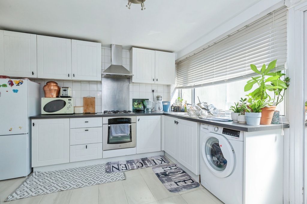 Property photo 2 of 16 Kitchen