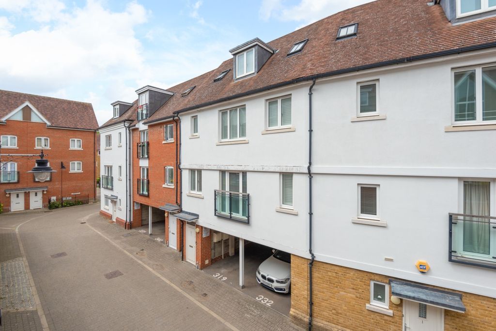 Property photo 1 of 12 4272252