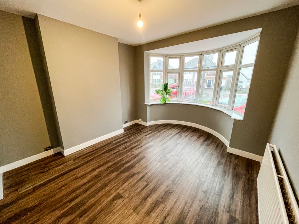 Property photo 2 of 12 Lounge