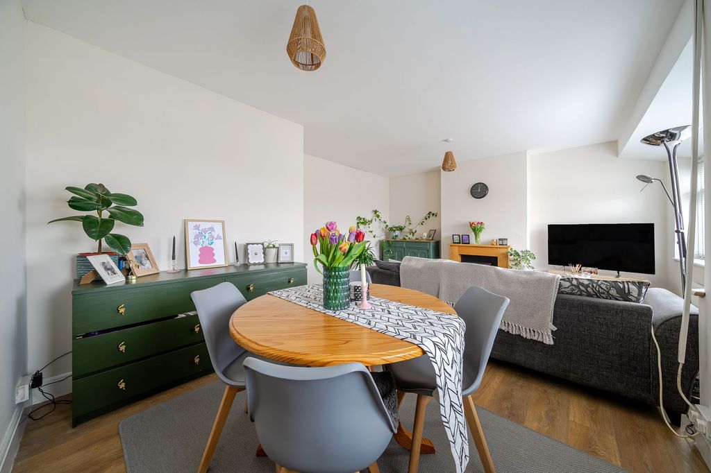 Property photo 3 of 13 Living Room/ Dining Room