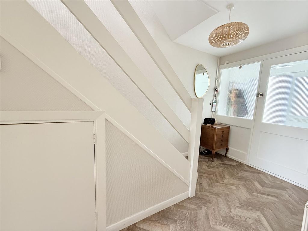 Property photo 3 of 15 Hall