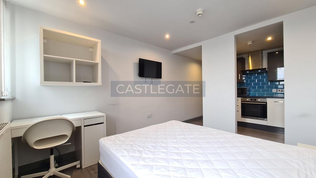 Property photo 2 of 12 Room 72, The Works At Standard House (9)