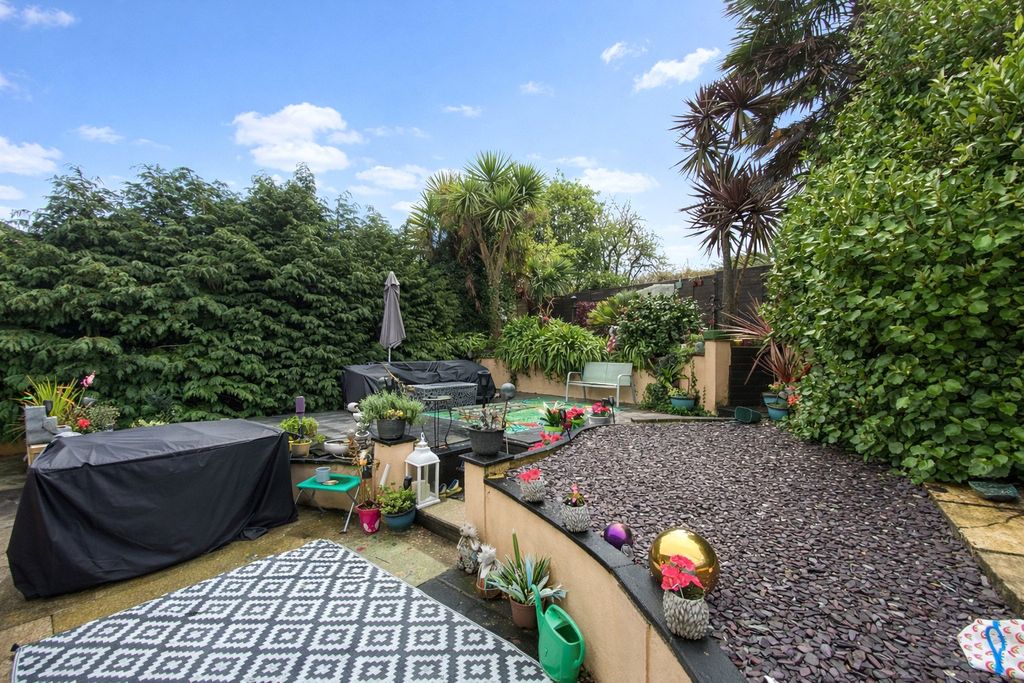 Property photo 2 of 17 2 - Picture No. 11