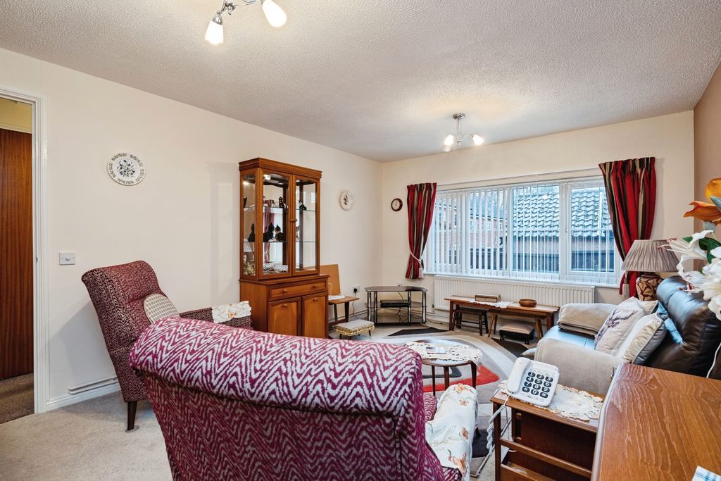 Property photo 2 of 19 Pbox-Img.Jpg