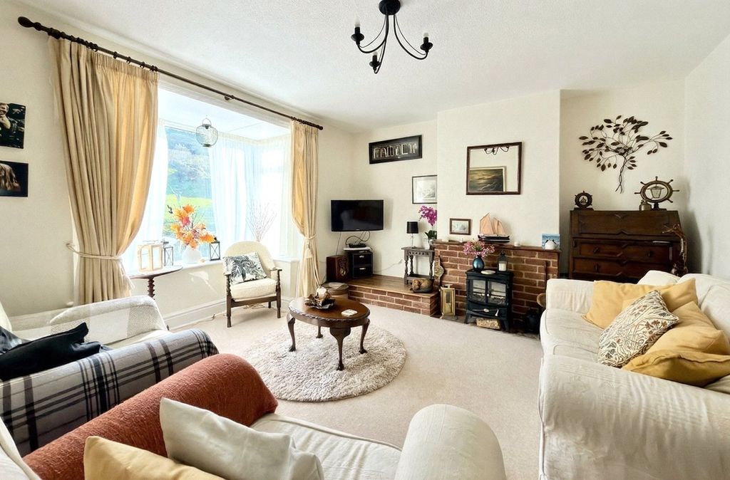 Property photo 2 of 22 Picture No. 28