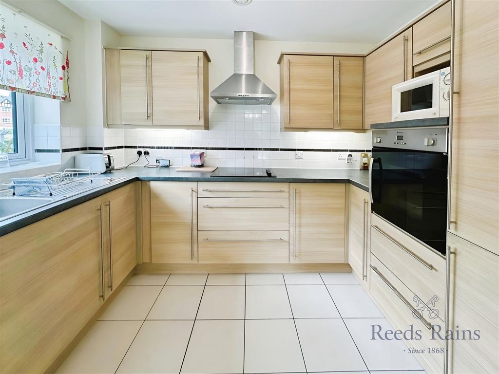 Property photo 1 of 14 Kitchen