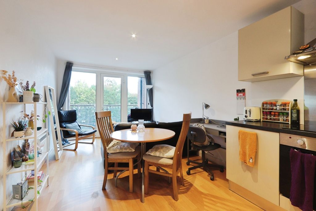 Property photo 3 of 12 Photo