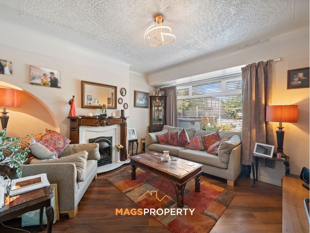 Property photo 2 of 34