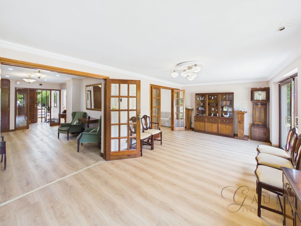 Property photo 3 of 45 Dining Room