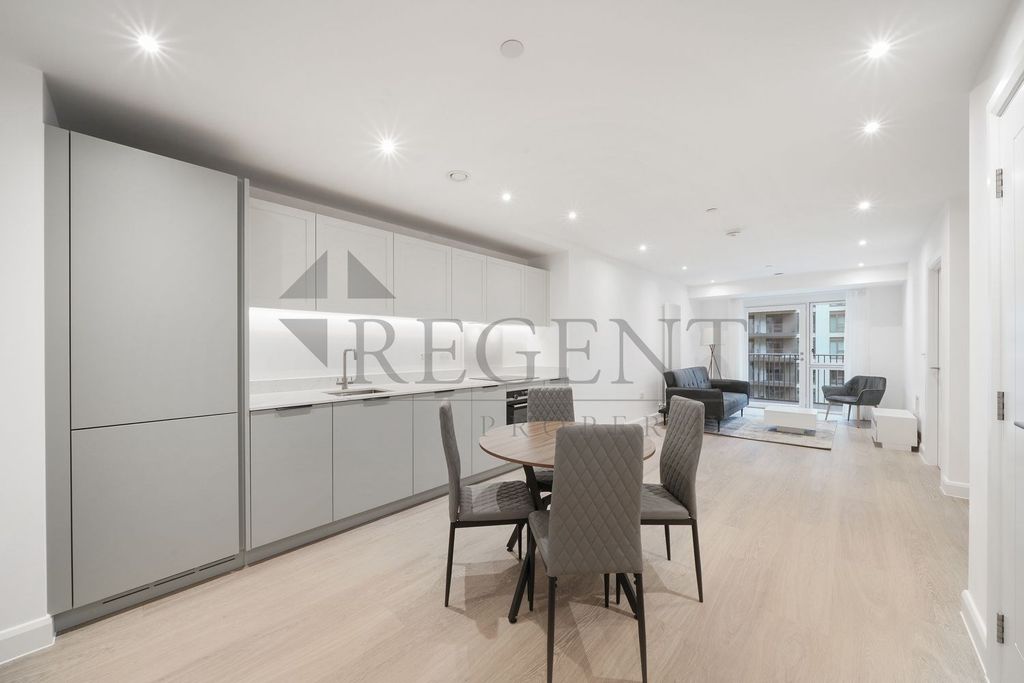 Property photo 1 of 14 Reception