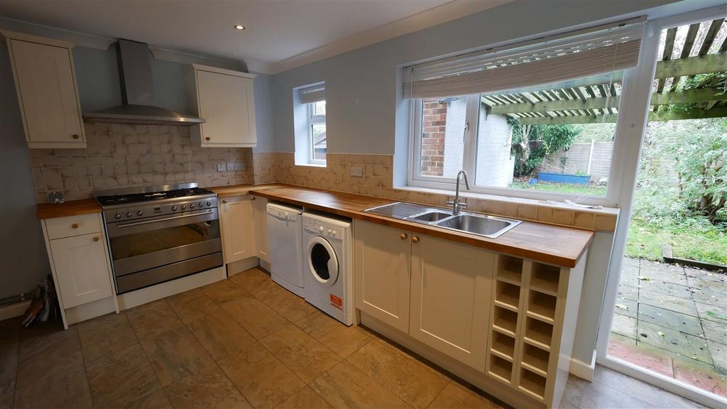 Property photo 2 of 9 Kitchen/Breakfast Room