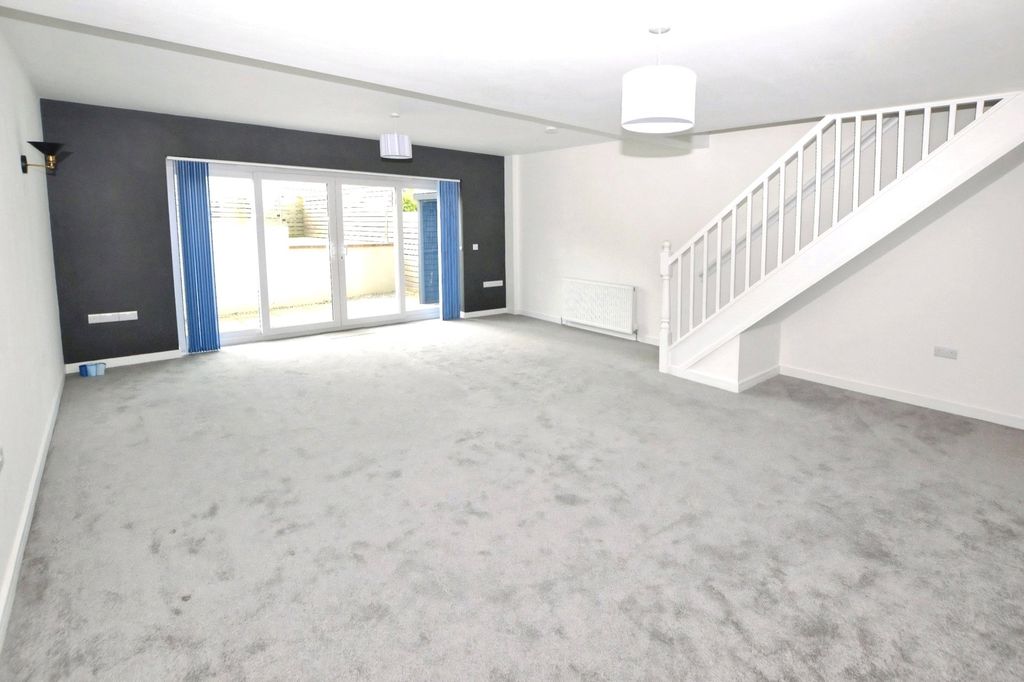 Property photo 3 of 11 Picture No. 11