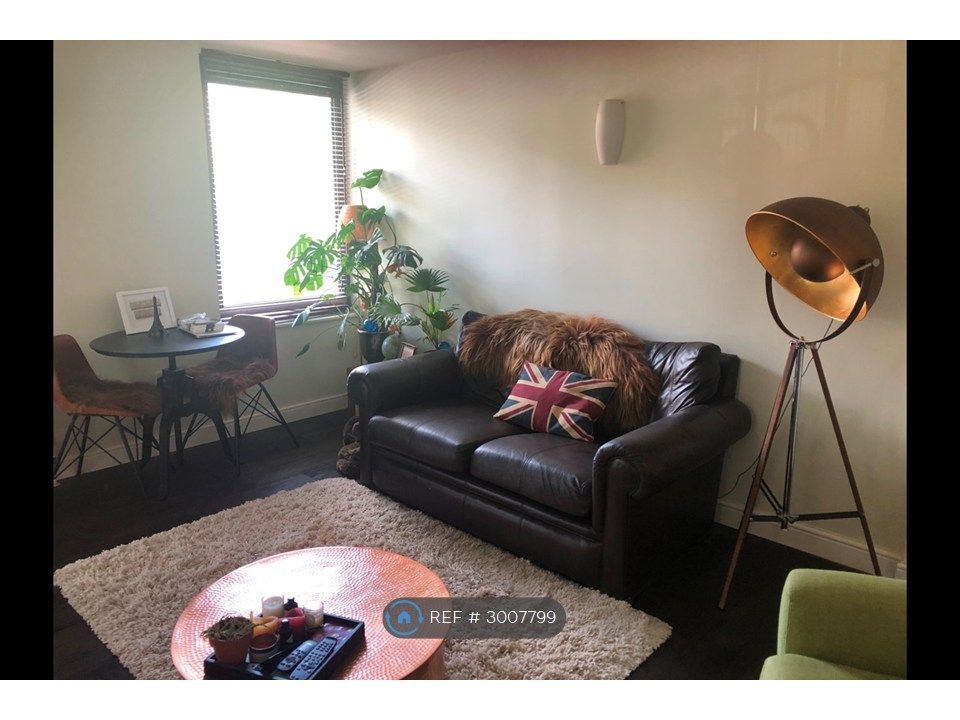 Property photo 1 of 9 Lounge