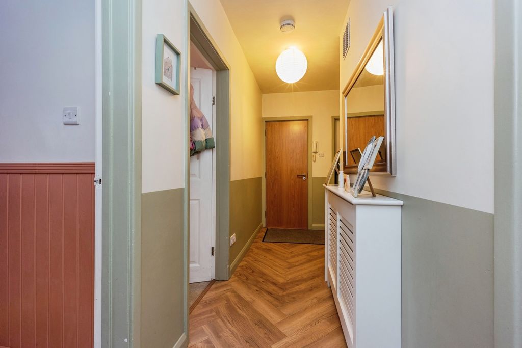 Property photo 2 of 20 Pbox-Img.Jpg