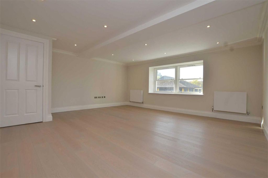 Property photo 3 of 7 Picture No. 04