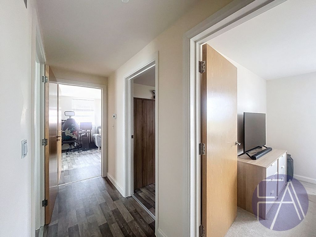 Property photo 2 of 13 4465213