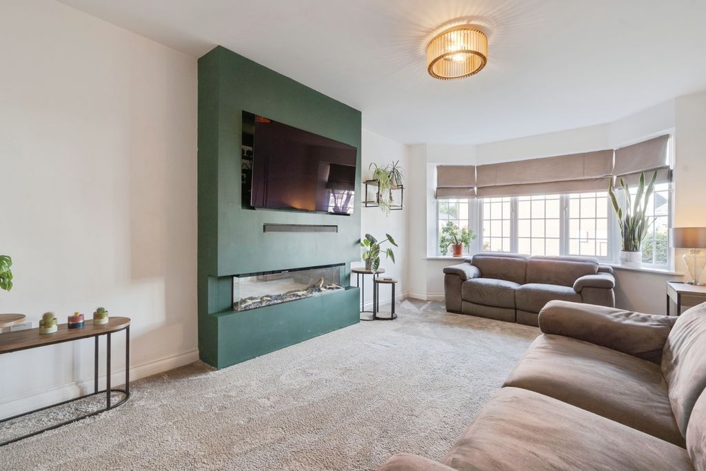 Property photo 3 of 17 Photo