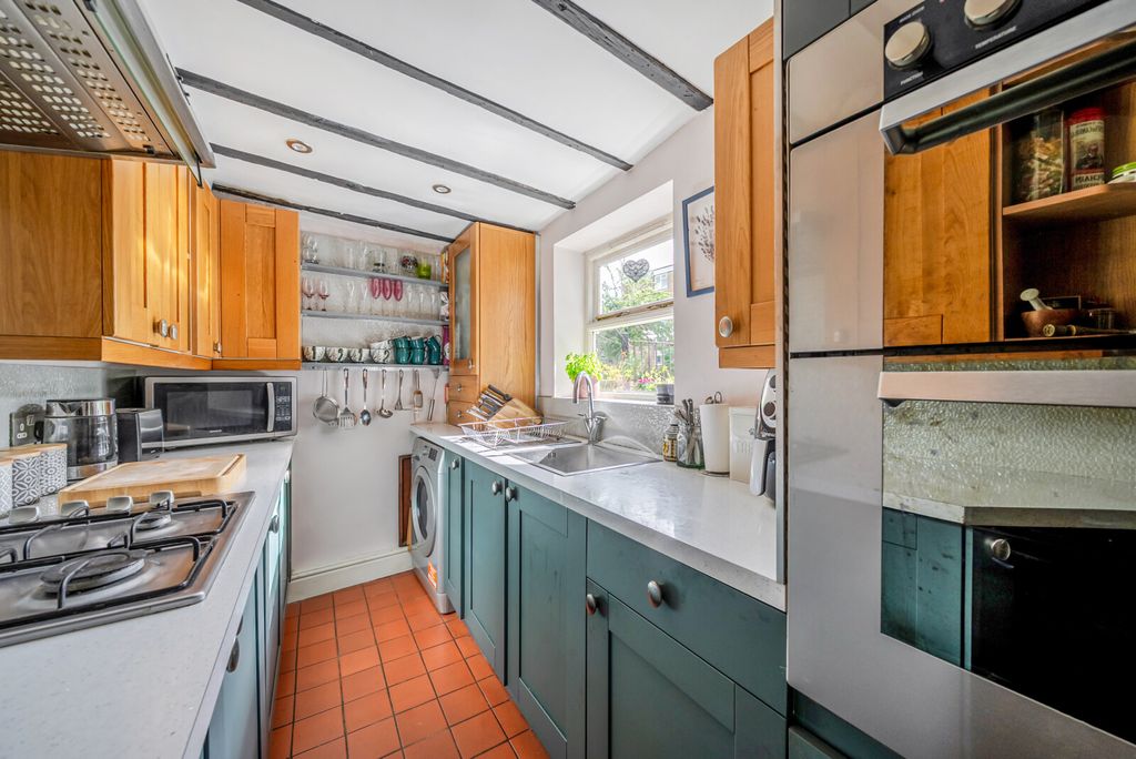 Property photo 2 of 12 1471856-12-6A2133...