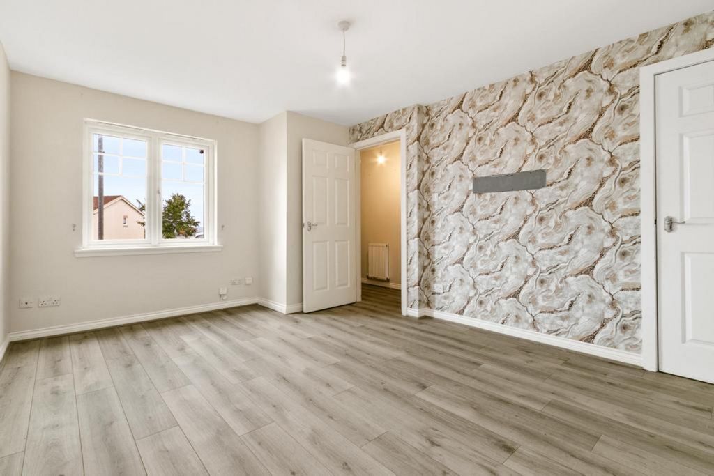 Property photo 2 of 30