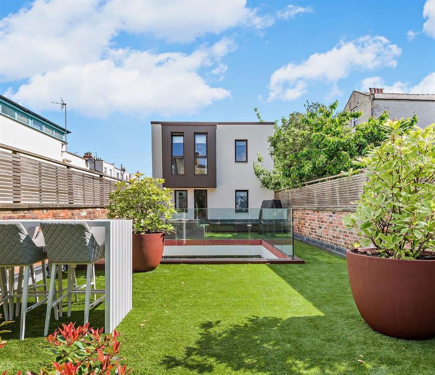 Property photo 1 of 15 Exterior