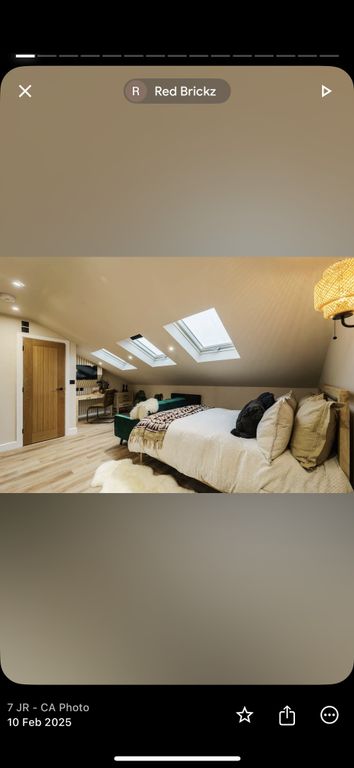 Property photo 2 of 7 A Beautifully Designed Spacious Attic Bedroom Feat...