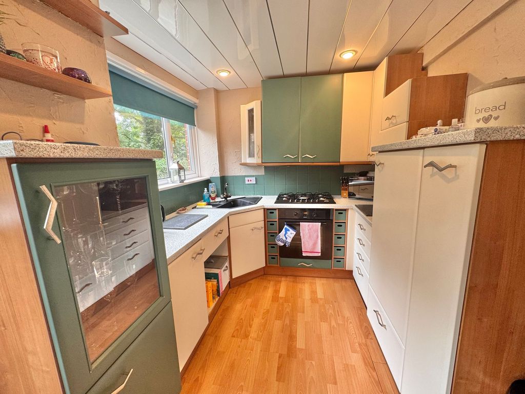 Property photo 3 of 15 Kitchen