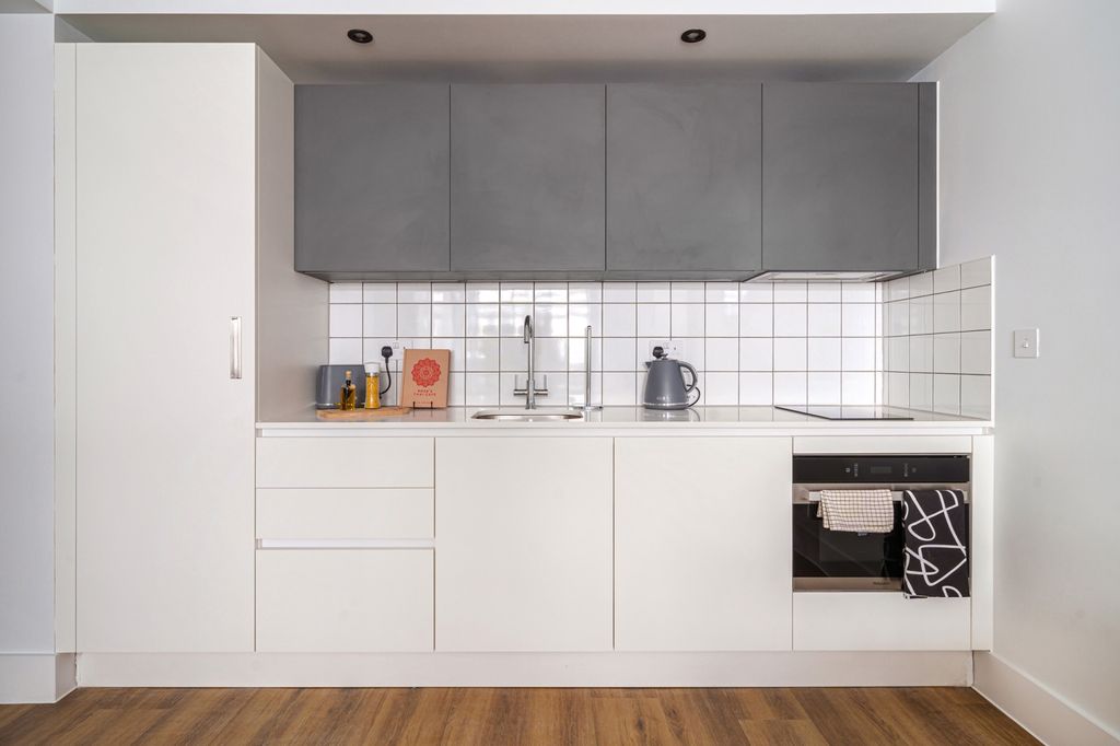 Property photo 3 of 7 Kitchen