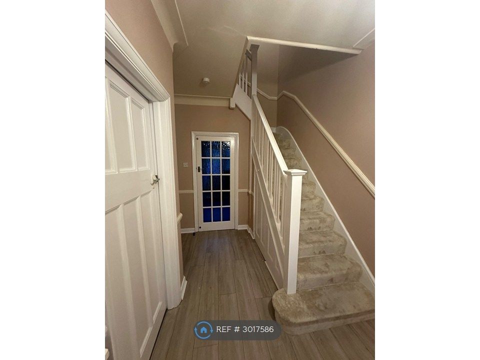 Property photo 2 of 35 Downstairs Hall