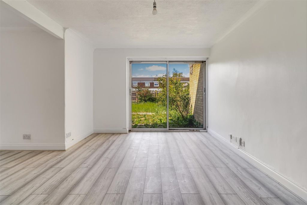 Property photo 3 of 18