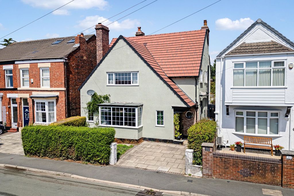 Property photo 1 of 32