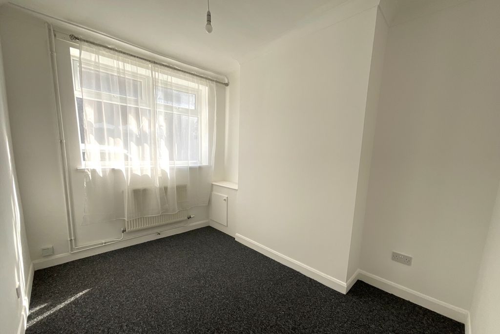 Property photo 2 of 9 Lounge