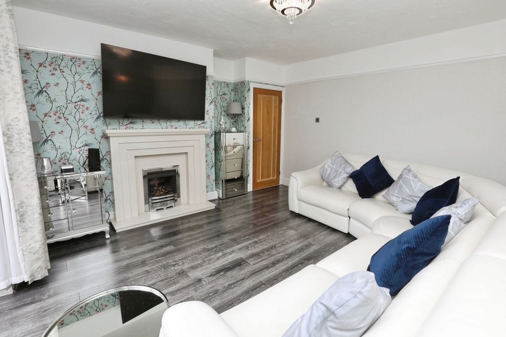 Property photo 3 of 29