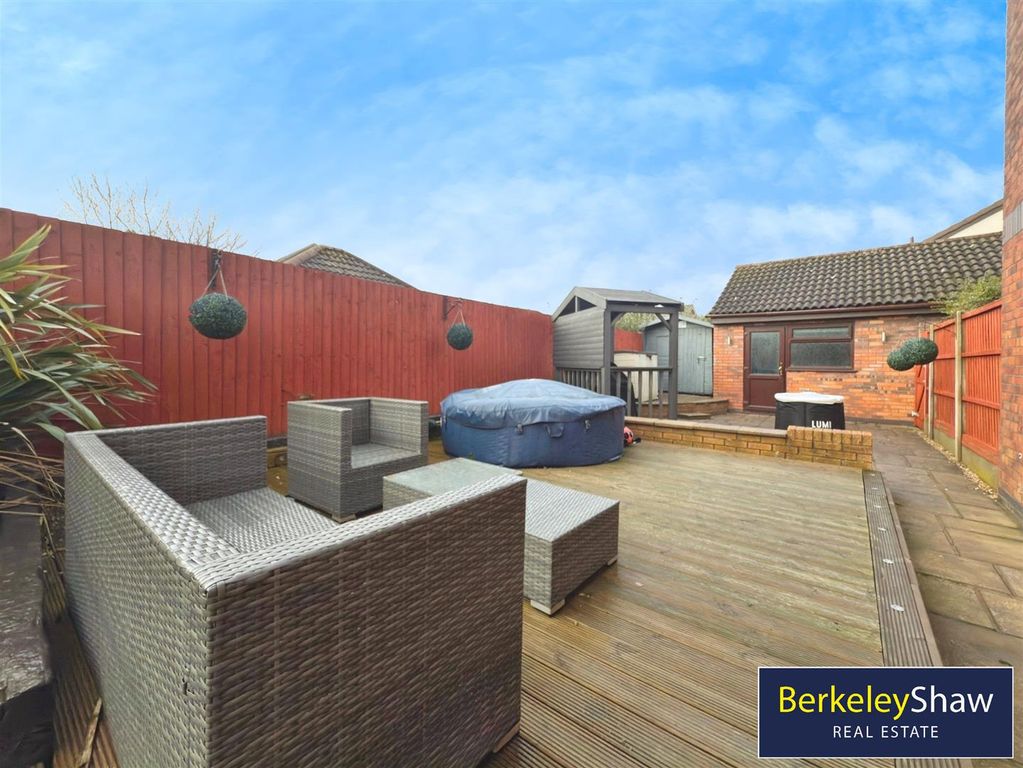 Property photo 3 of 21 7c5c06A0--43D2-A91F-76F2D005Aca9-81916-00000C3197F