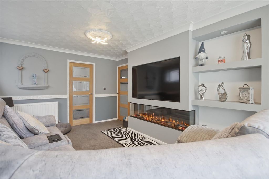 Property photo 2 of 14 Living Room