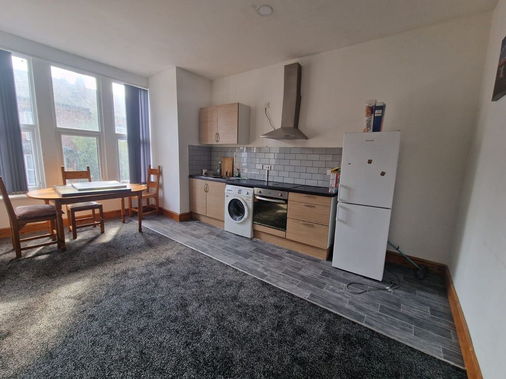 Property photo 3 of 4