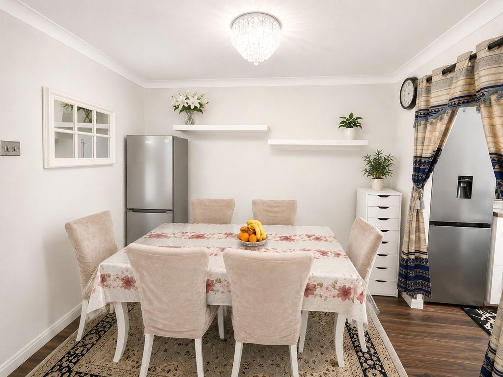 Property photo 3 of 7 Dining Room