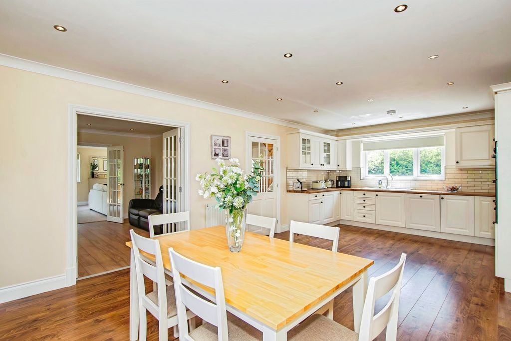 Property photo 3 of 17 Photo